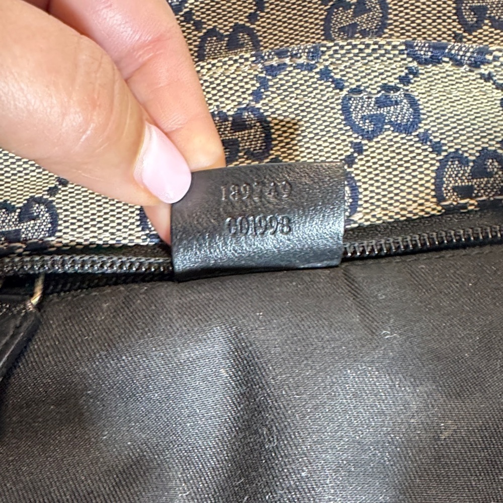 Gucci Beige and Navy Crossbody Bag - Picture 13 of 14
